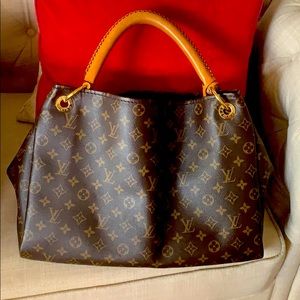Artsy Louis Vuitton